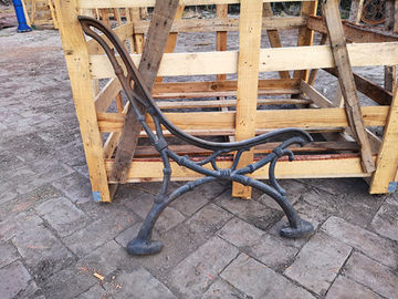 Antique Cast Iron Bench Legs Seat Frame Seni Eropa Desain Anti - Aging